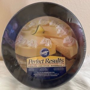 Wilton Perfect Results Premium Non-Stick Bakeware
